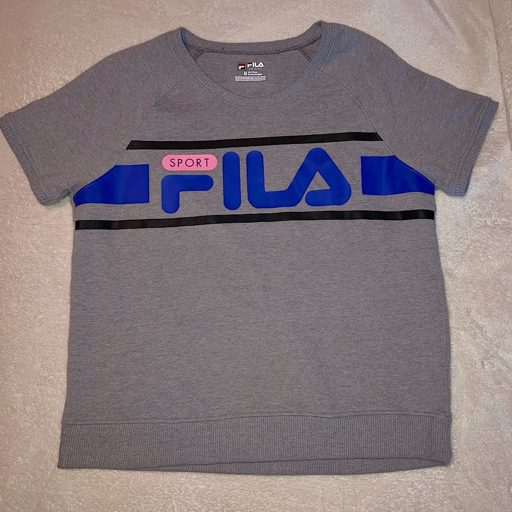 medium gray fila t-shirt
